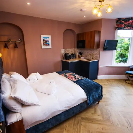 Fair Rigg By Cradel Haus - Ultra Luxury Lakes Homes, Pet Friendly, Parking & Ev Plug