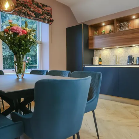 Fair Rigg By Cradel Haus - Ultra Luxury Lakes Homes, Pet Friendly, Parking & Ev Plug 아파트 보우네스온윈더미어