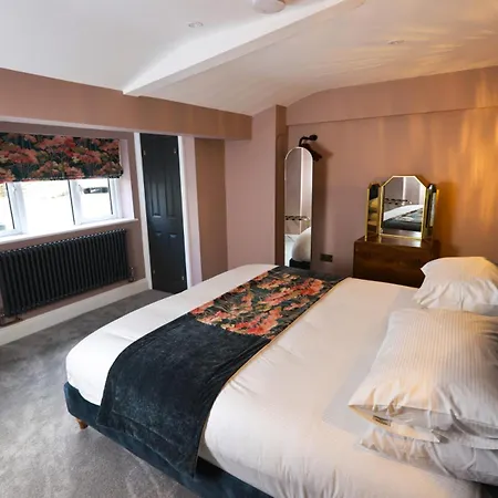 Fair Rigg By Cradel Haus - Ultra Luxury Lakes Homes, Pet Friendly, Parking & Ev Plug