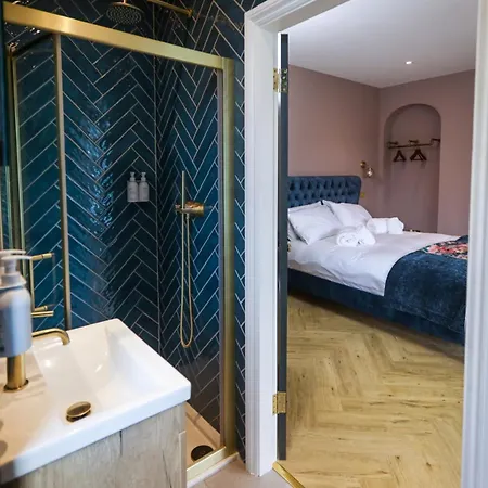 Fair Rigg By Cradel Haus - Ultra Luxury Lakes Homes, Pet Friendly, Parking & Ev Plug *